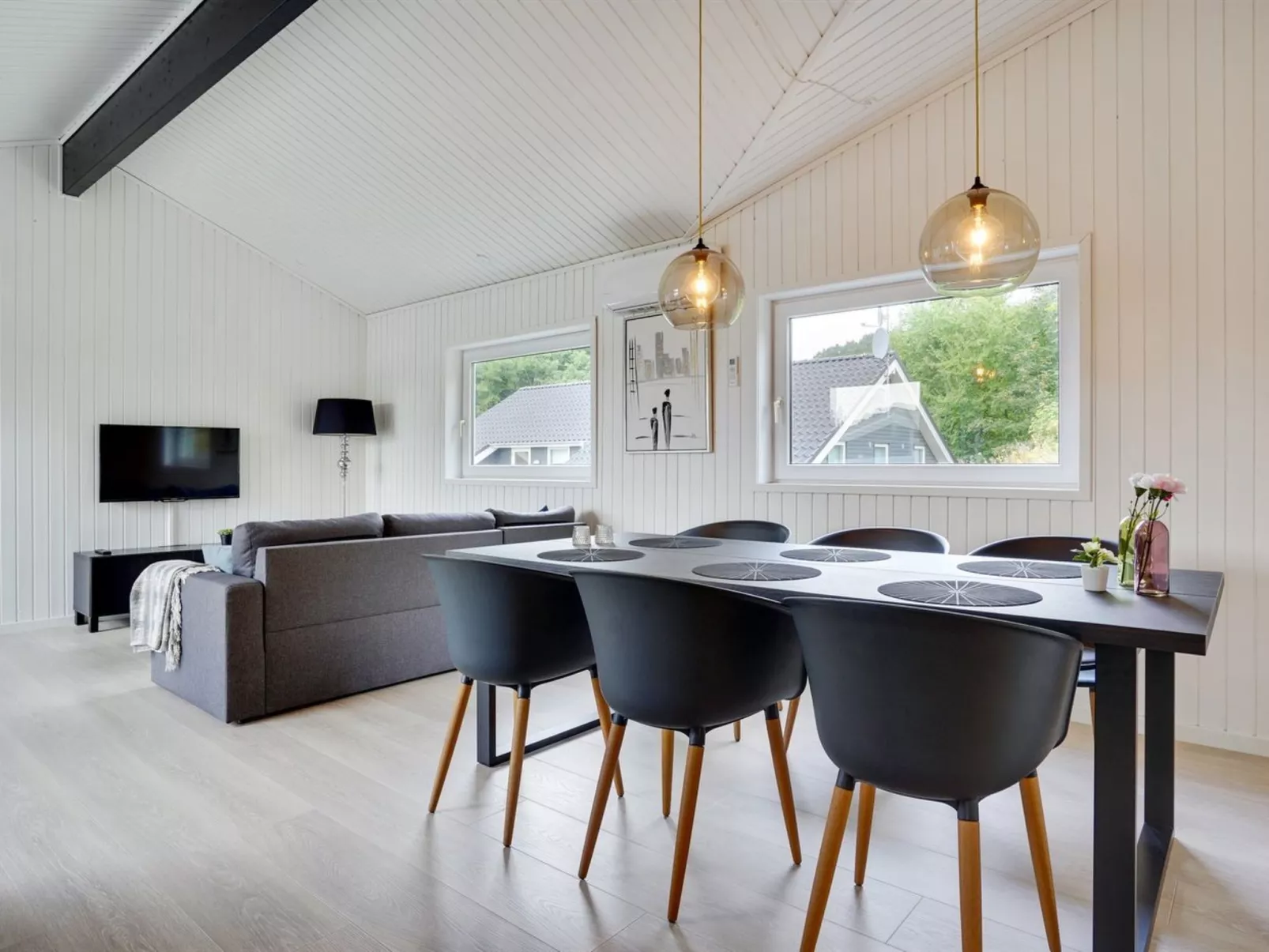 "Bjarki" - 800m from the sea-Inside