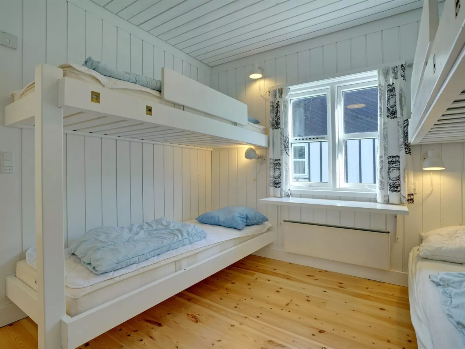 "Bergit" - 55m from the sea-Drinnen