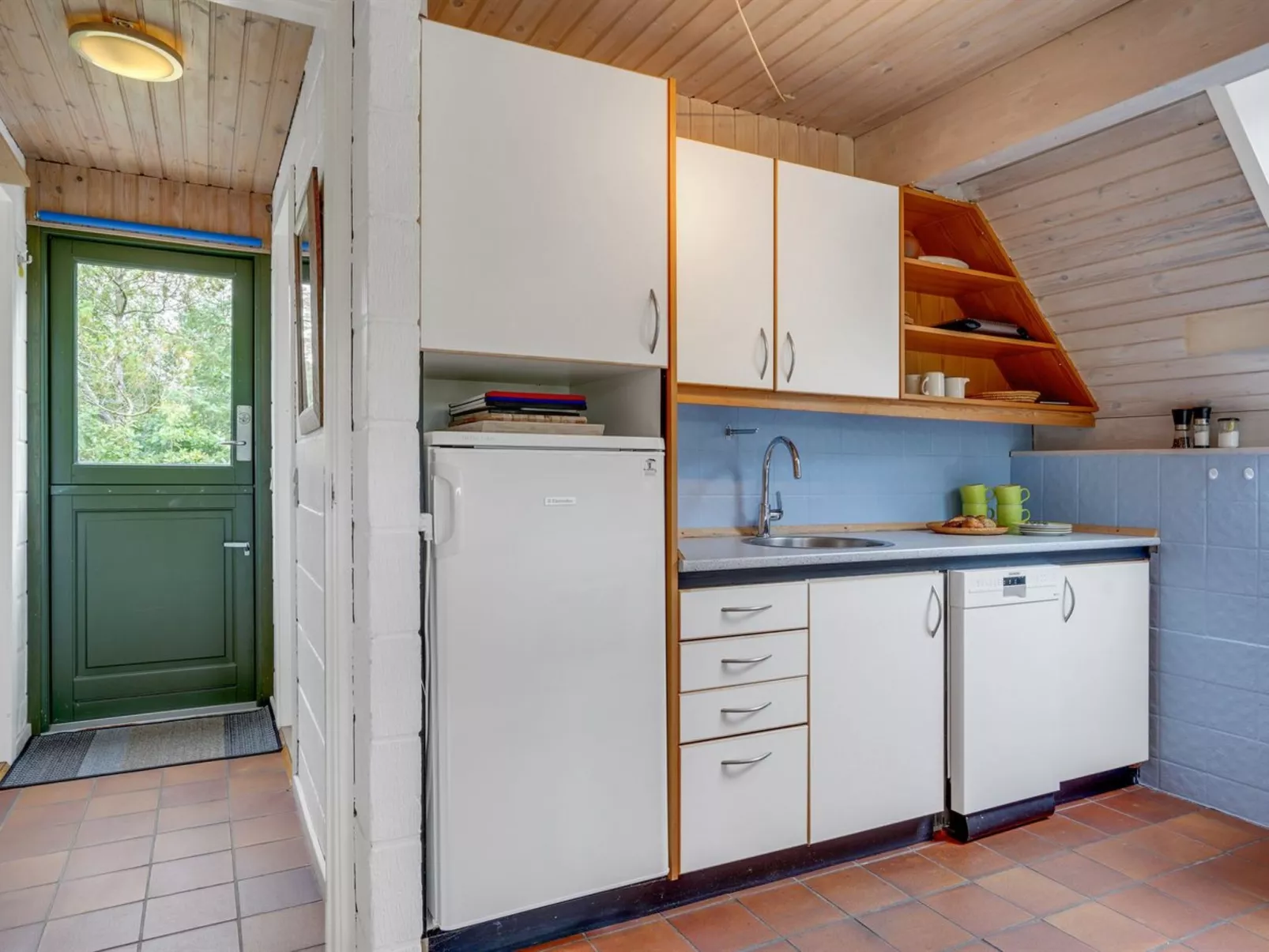 "Valo" - 400m to the fjord-Inside