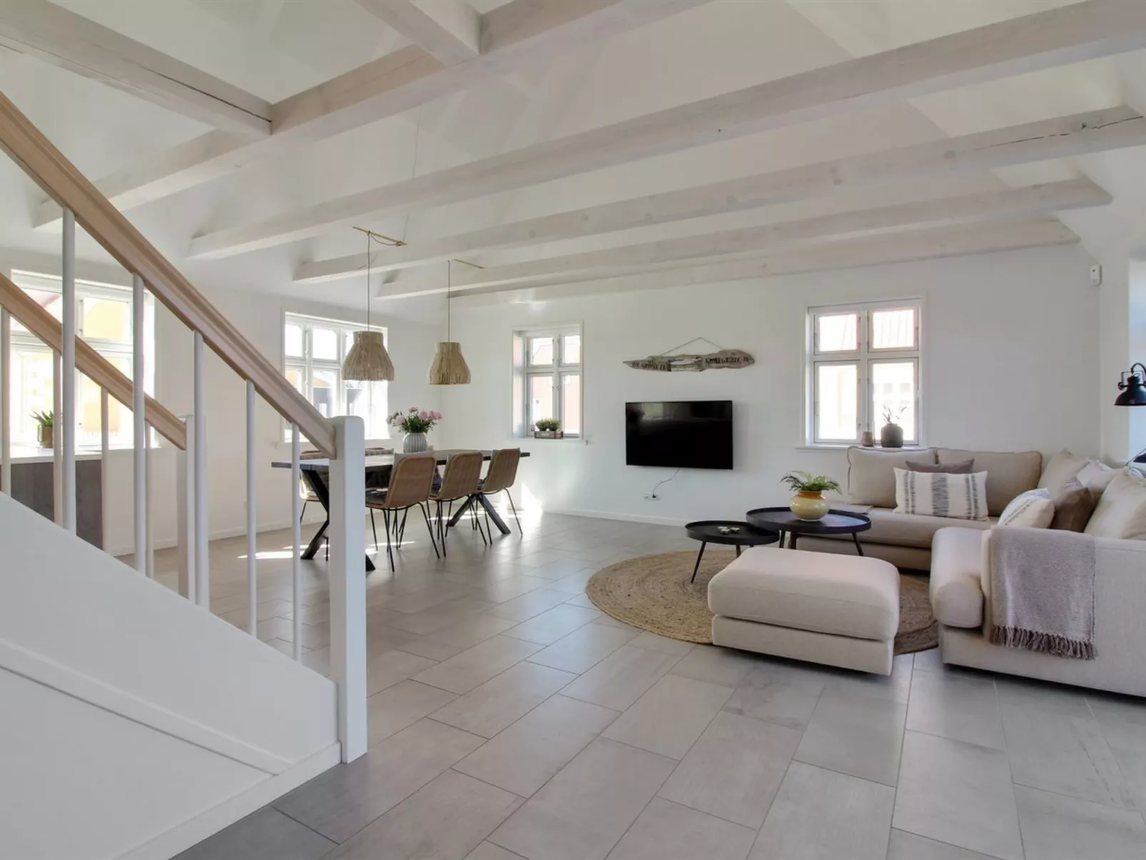 "Gine" - 1.5km from the sea-Inside