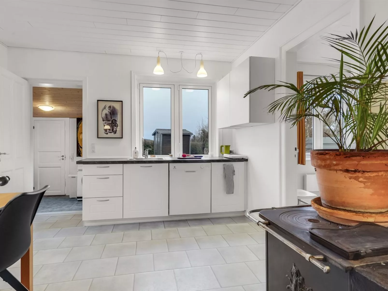 "Truels" - 2km from the sea-Inside