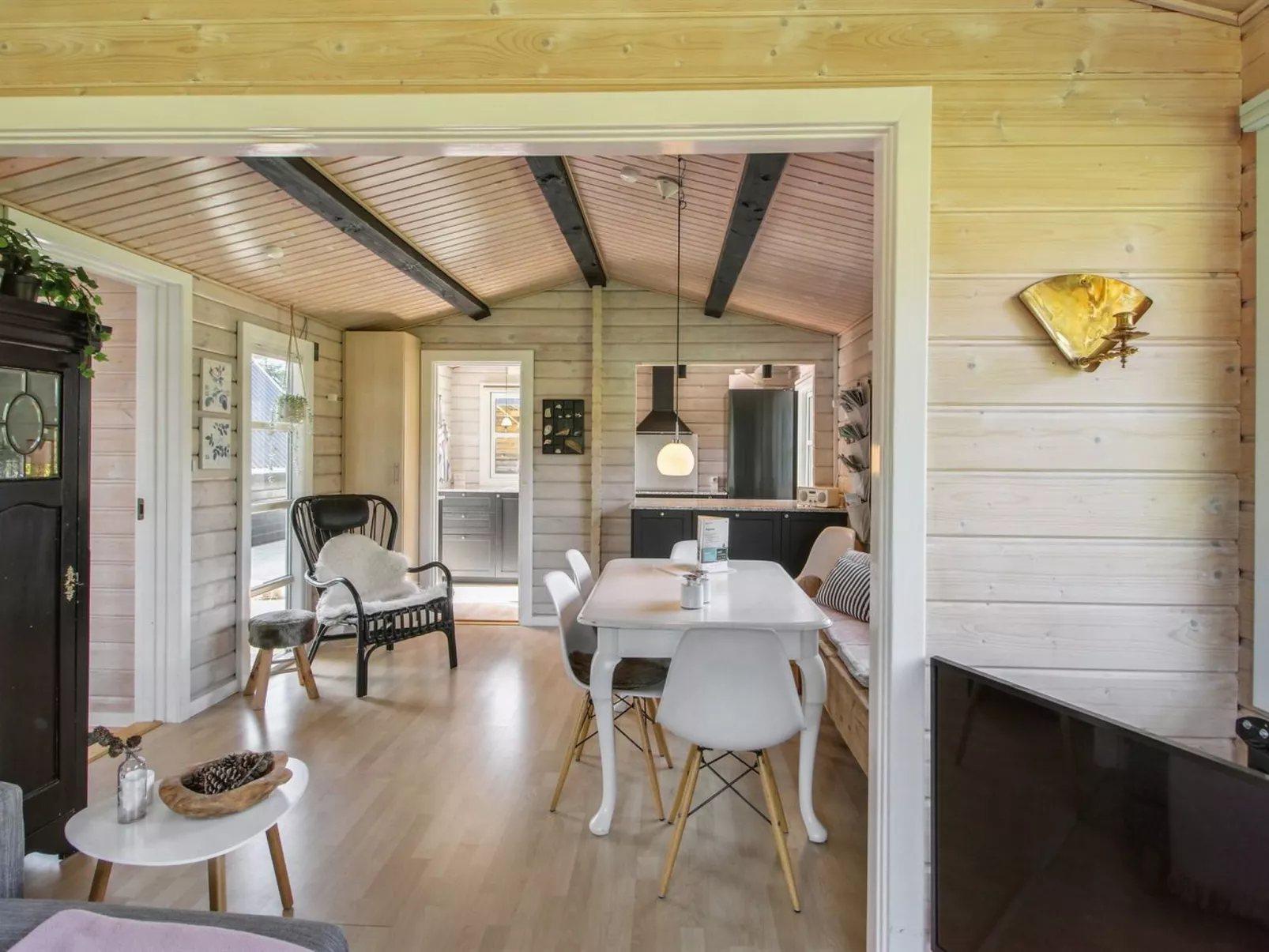 "Botwith" - 400m from the sea-Inside