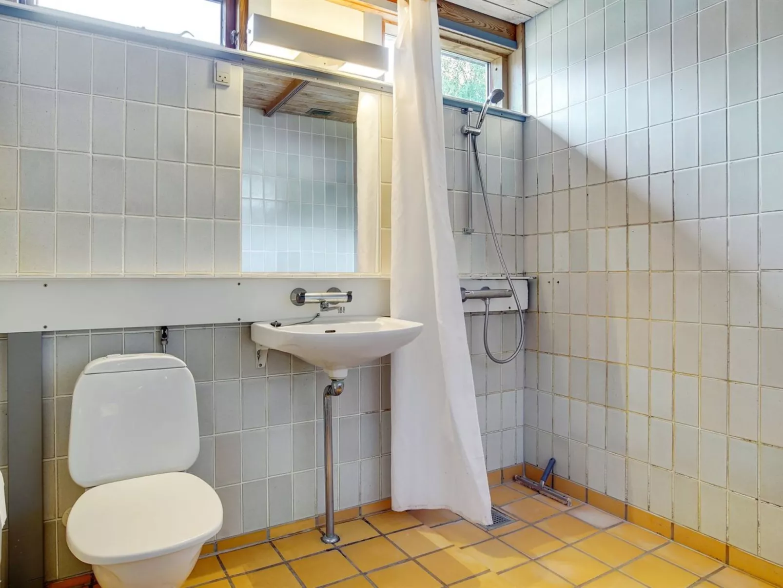 "Bennek" - 200m from the sea-Drinnen