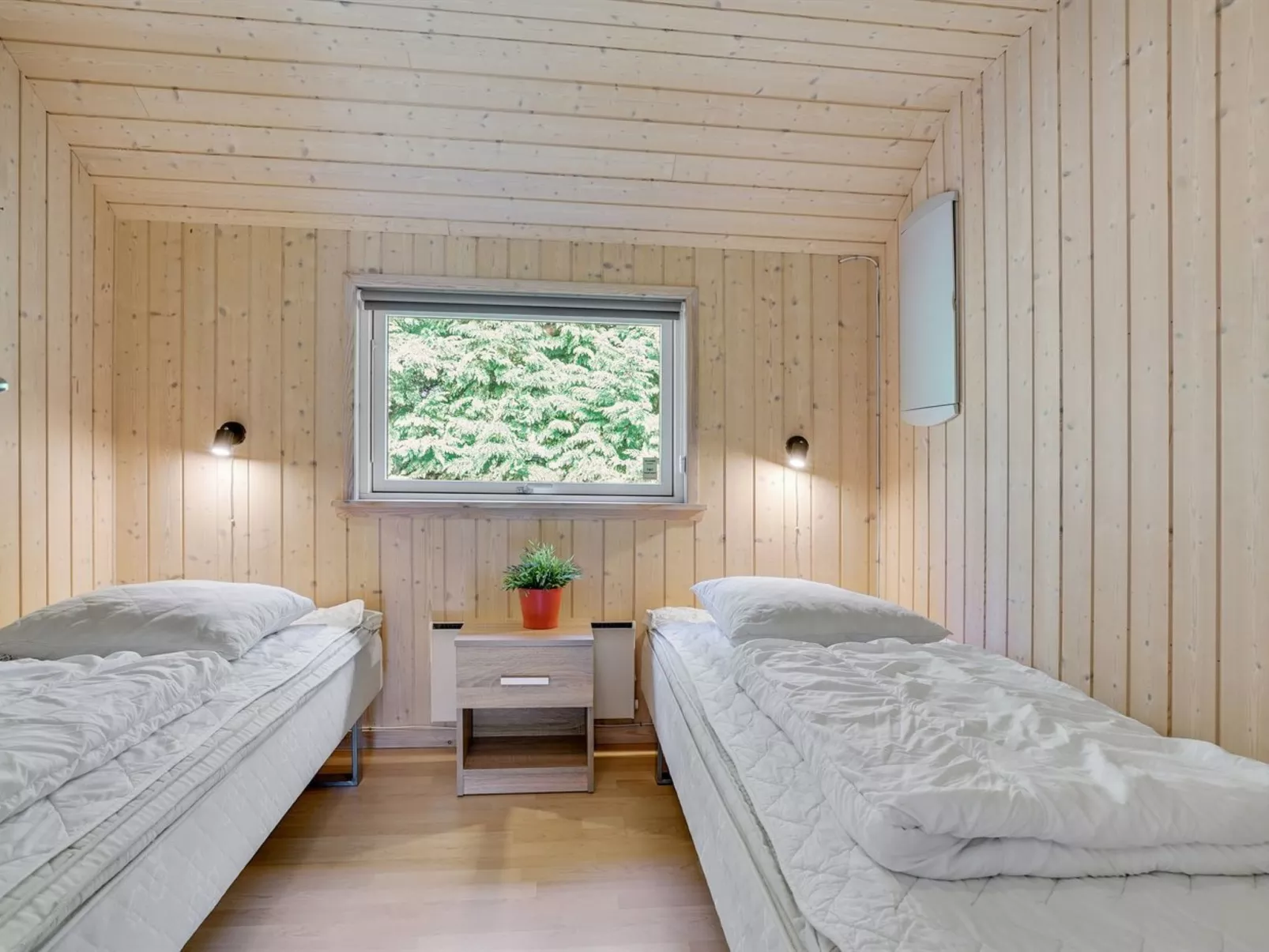 "Agved" - 1.5km from the sea-Dedans