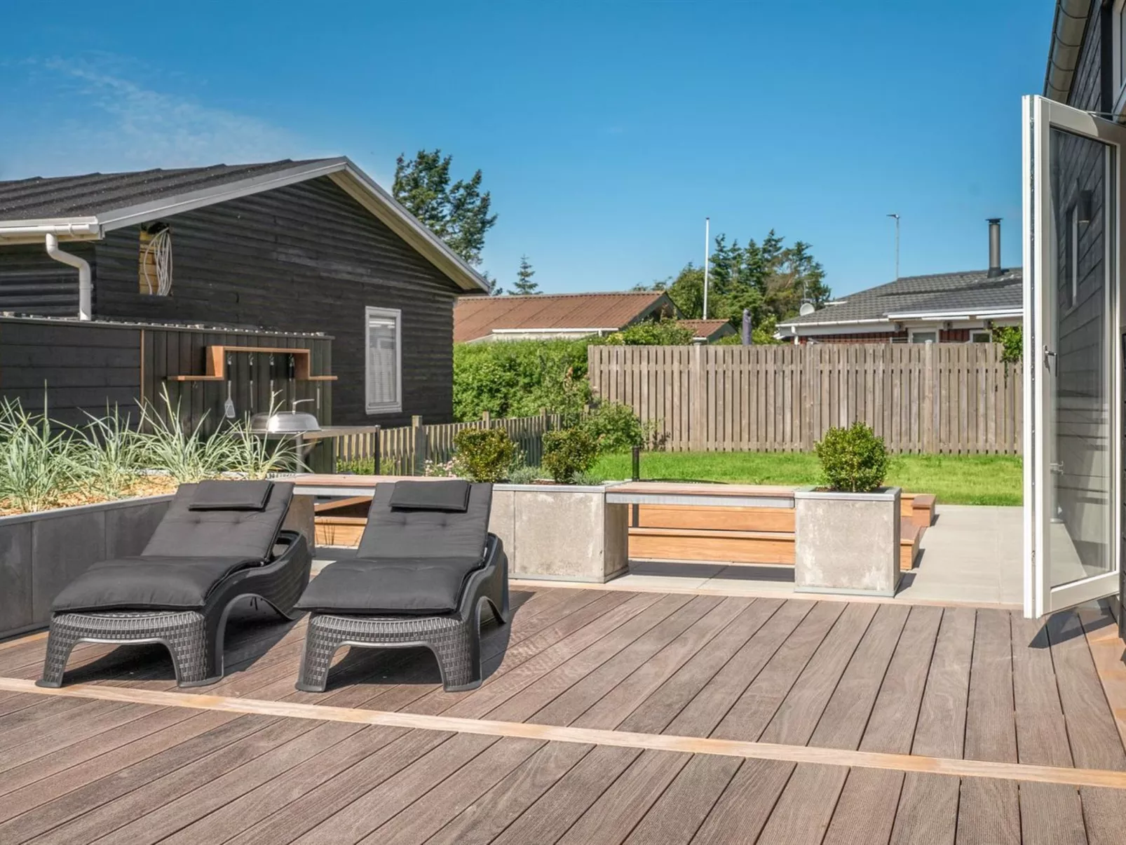 "Erk" - 700m from the sea-Outside