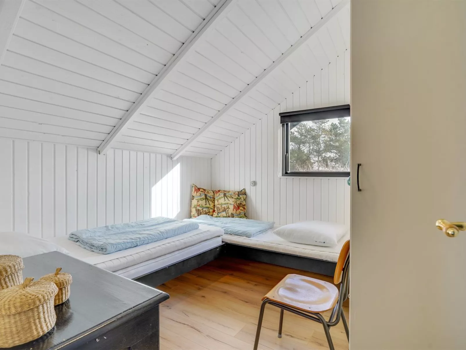 "Raita" - 350m to the fjord-Drinnen