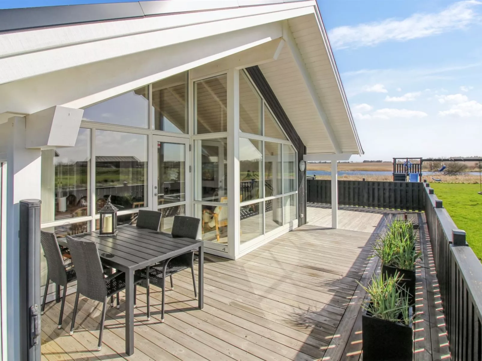 "Mirkka" - 1.5km from the sea-Outside