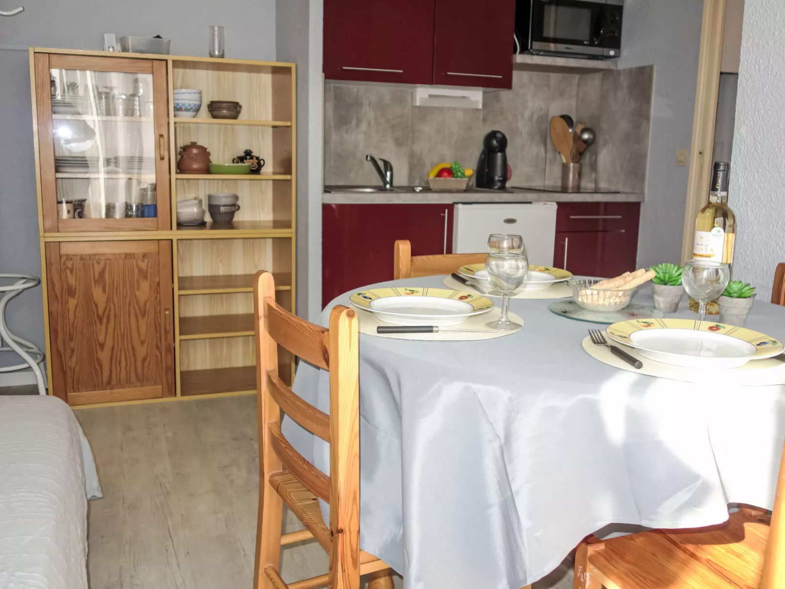 Les Mas de La Mer-Drinnen