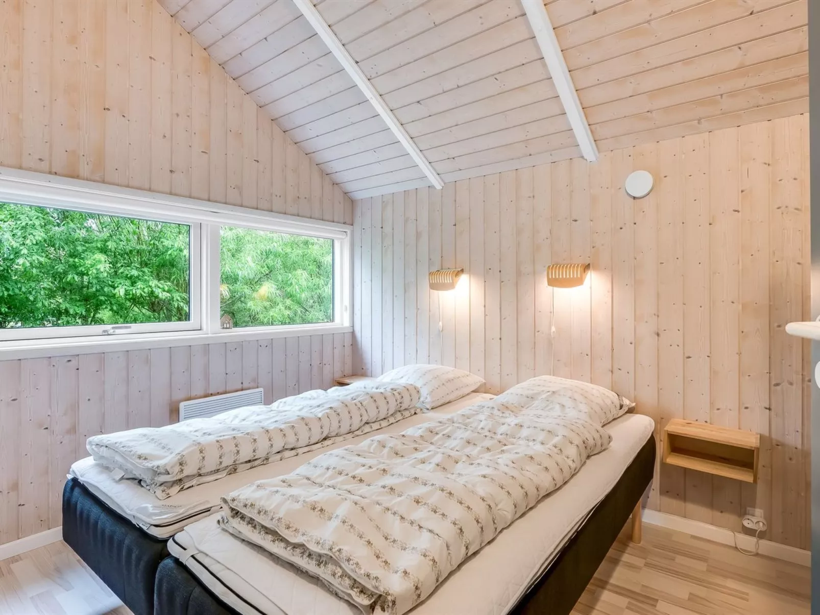 "Germaine" - 1.2km from the sea-Inside