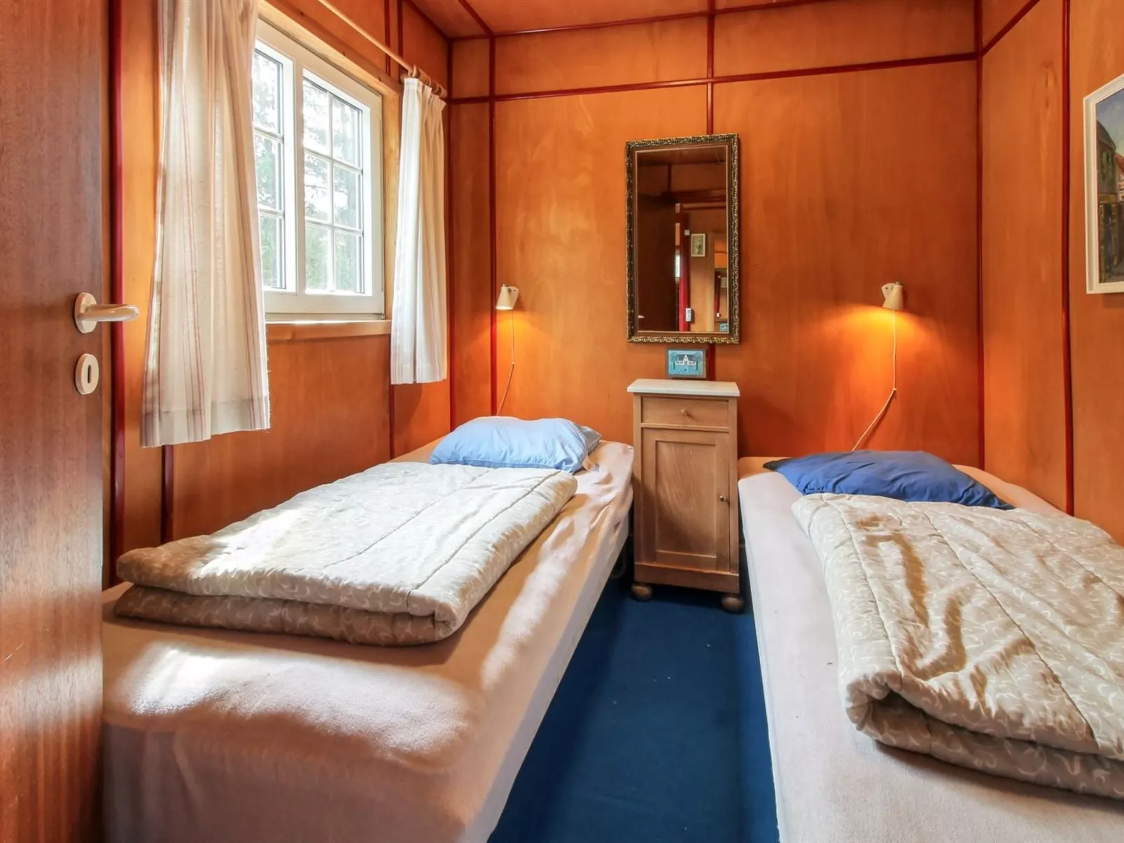 "Redward" - 1km from the sea-Drinnen