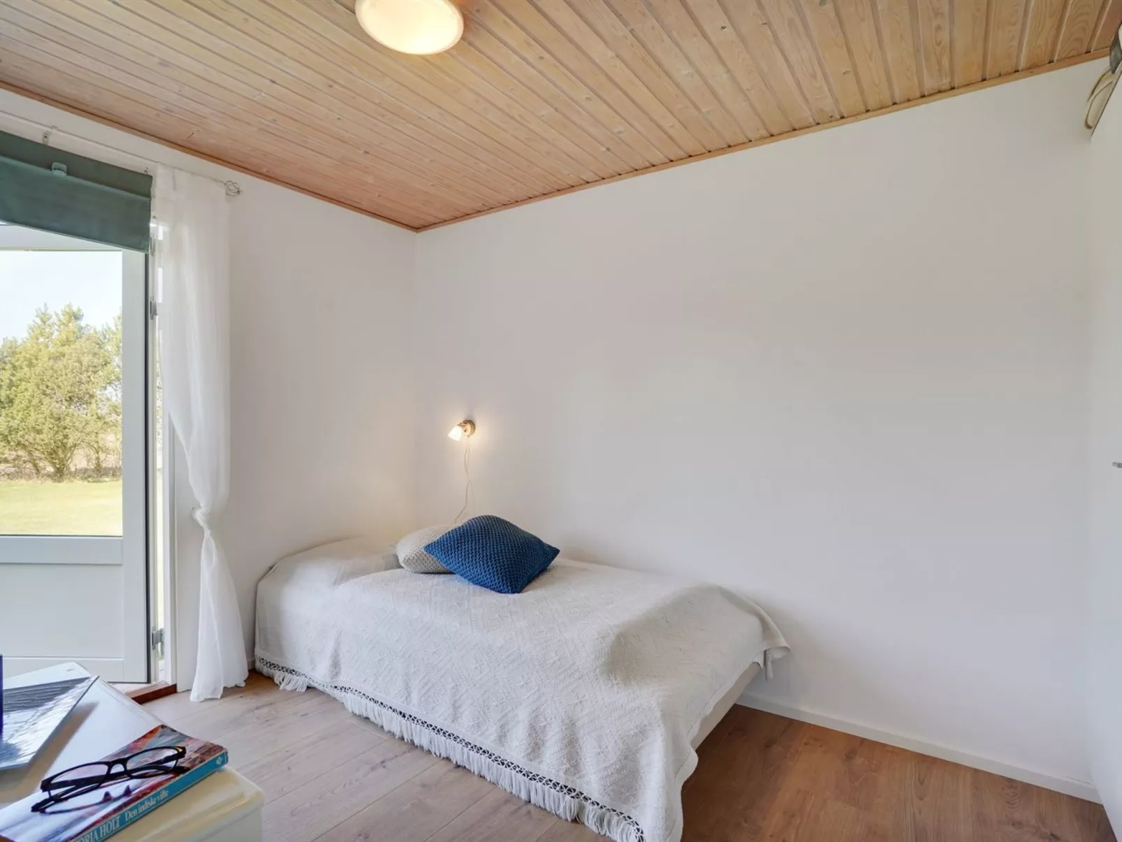 "Josefiina" - 450m to the fjord-Inside