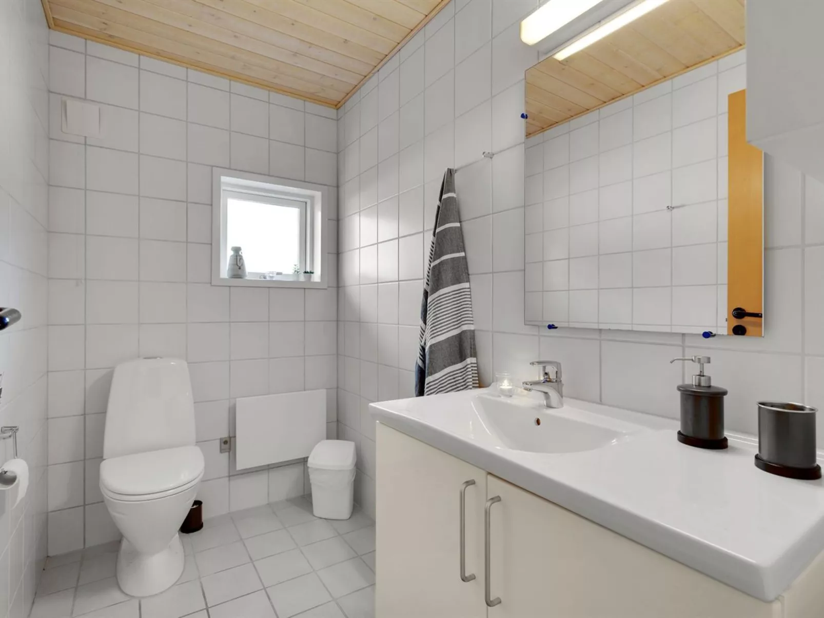 "Harpa" - 2.5km from the sea-Dedans