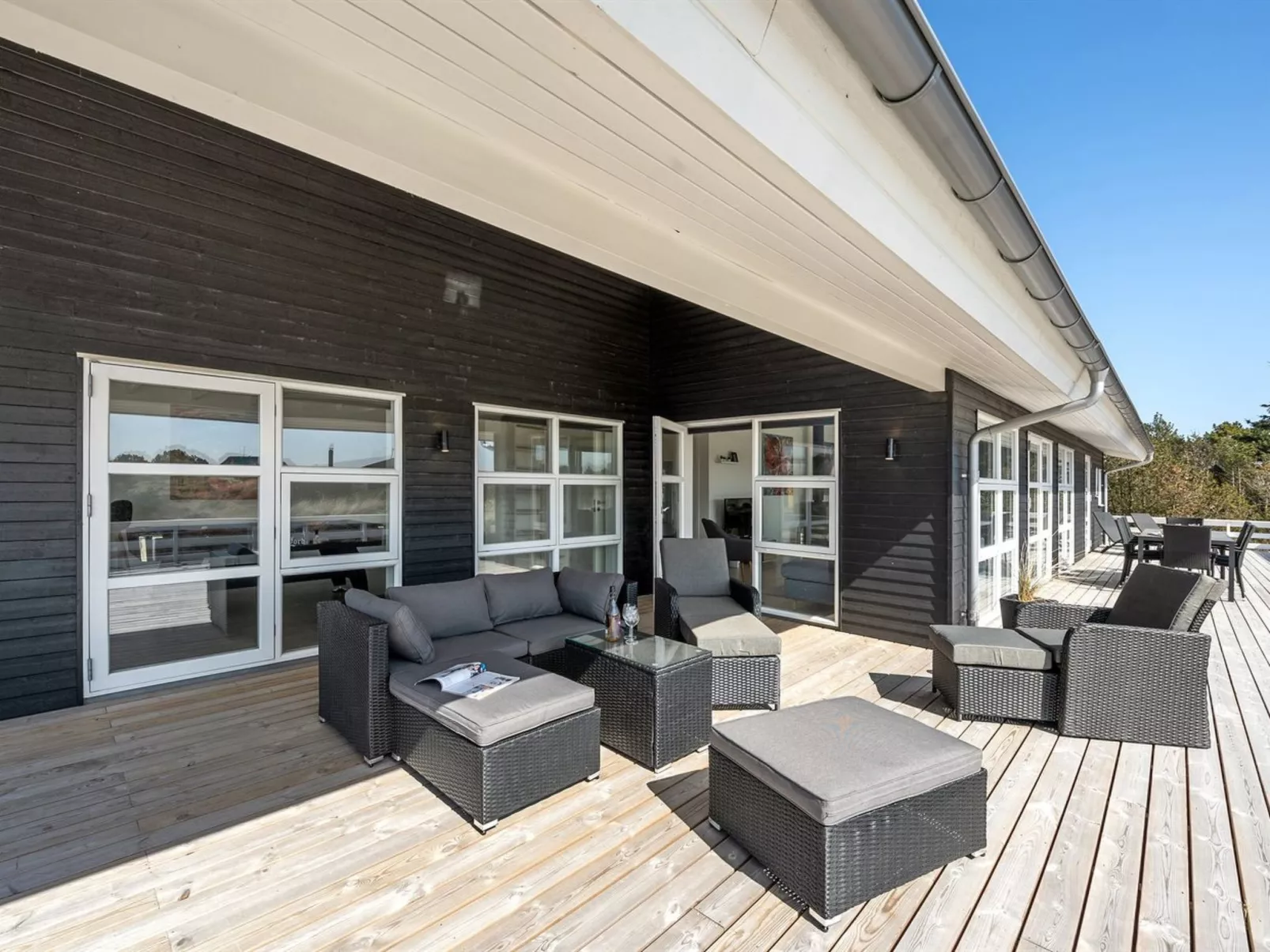 "Karen" - 900m from the sea-Draußen