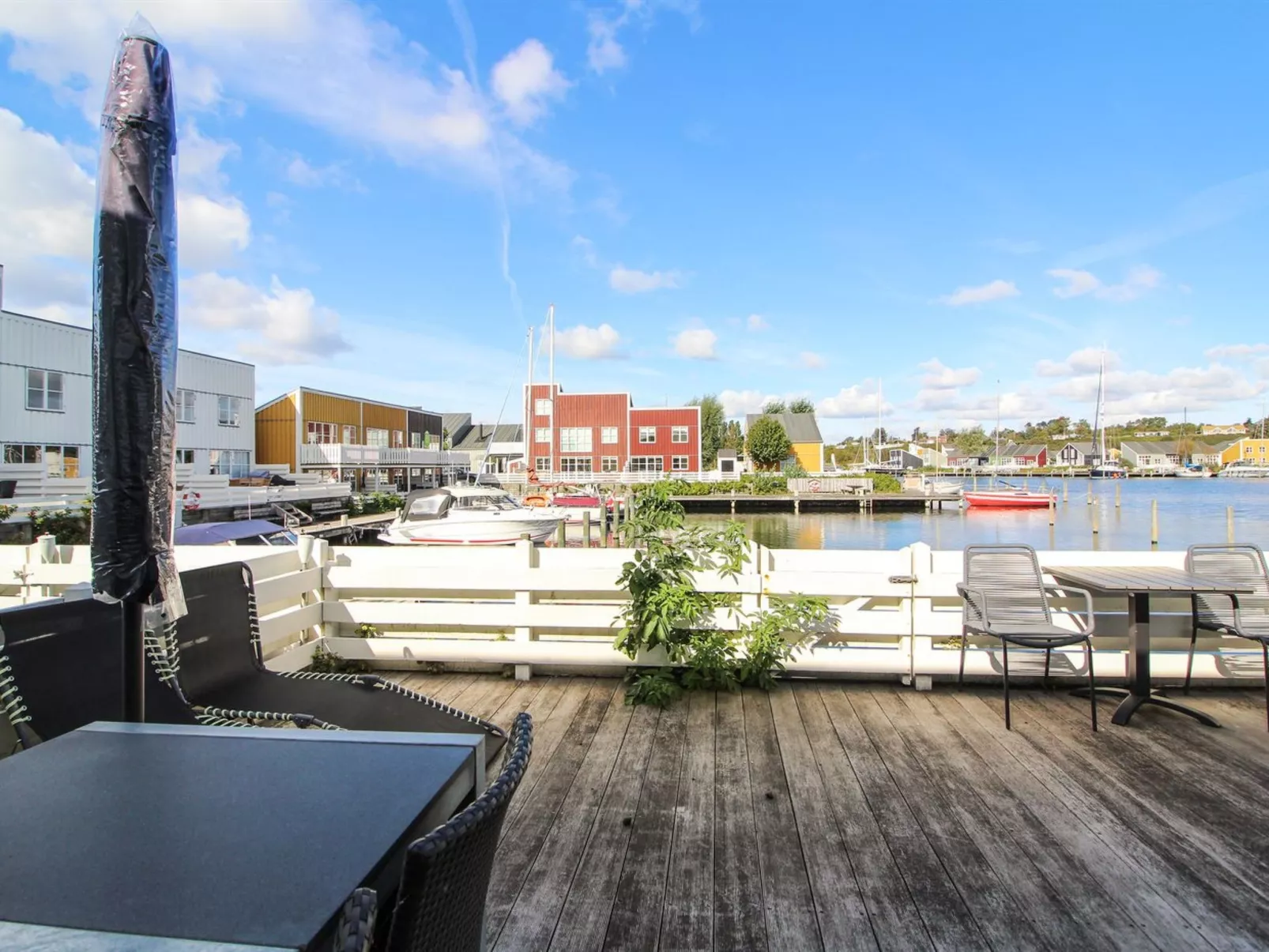 "Nalle" - 5m from the sea-Draußen