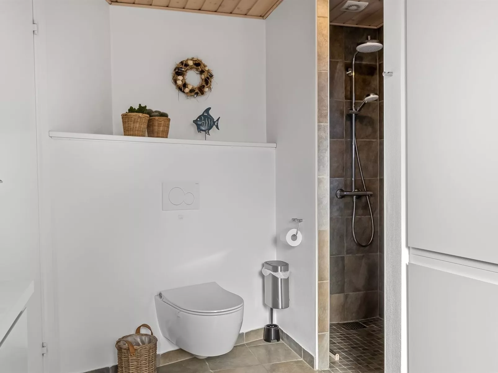 "Bjarka" - 2.9km from the sea-Drinnen