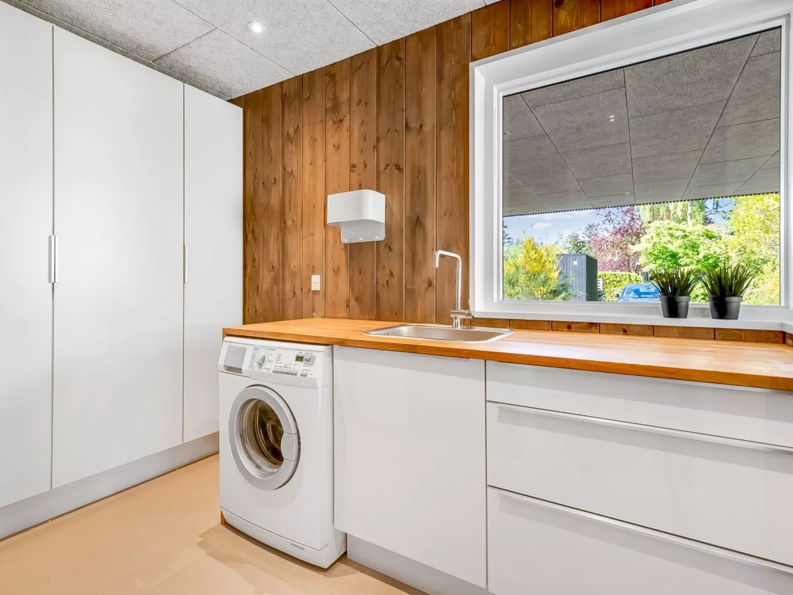 "Sylva" - 150m from the sea-Drinnen