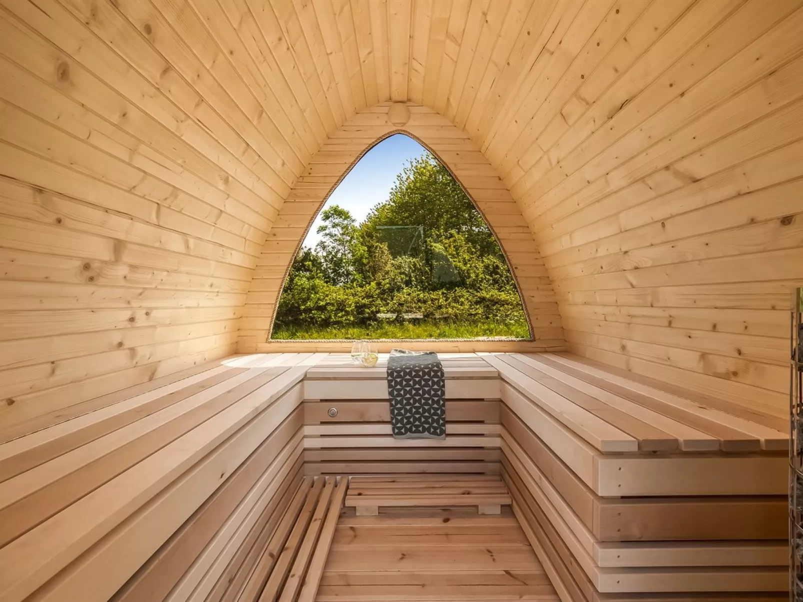 "Måns" - 500m to the fjord-Outside