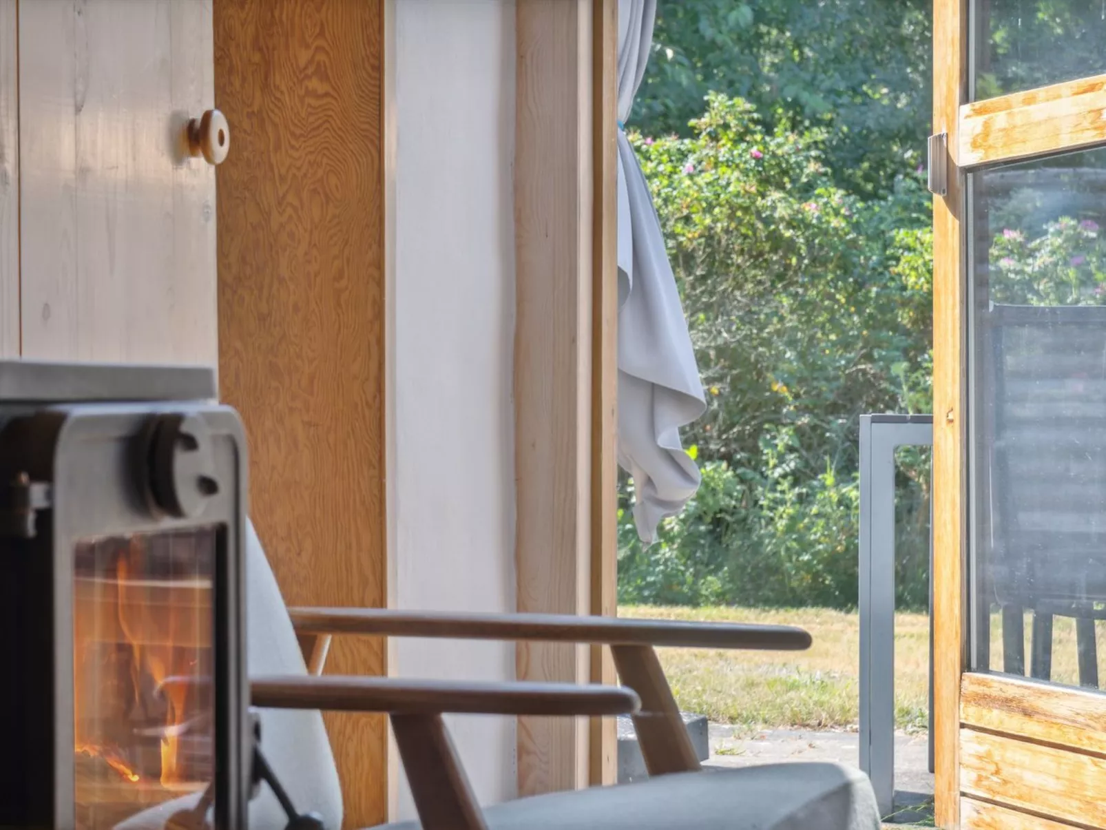 "Matta" - 800m from the sea-Drinnen