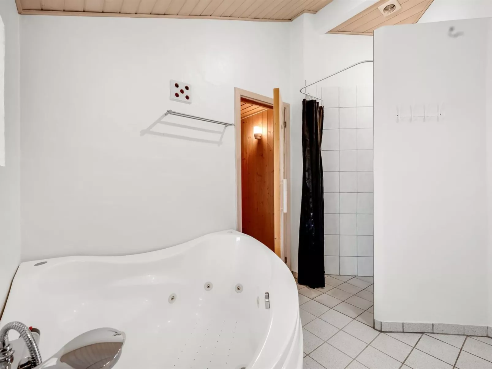 "Salla" - 1.2km from the sea-Inside