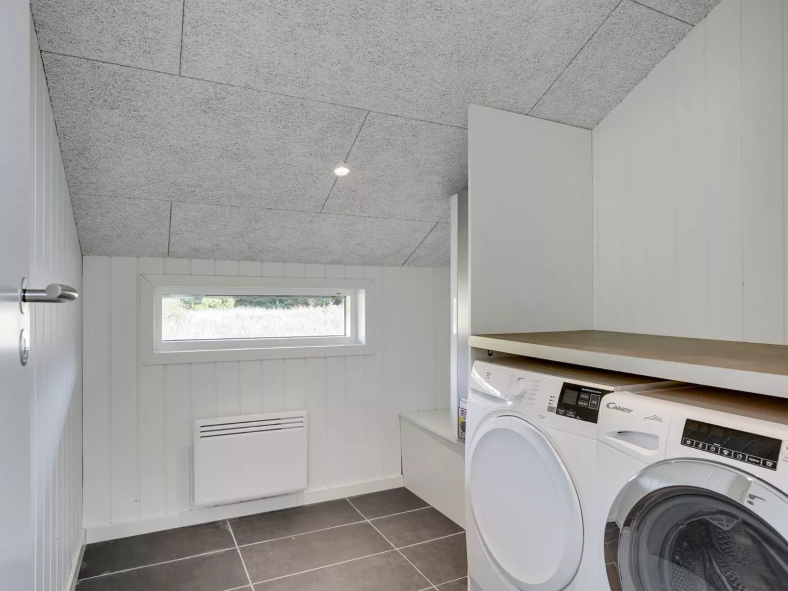 "Ellenora" - 1km from the sea-Inside