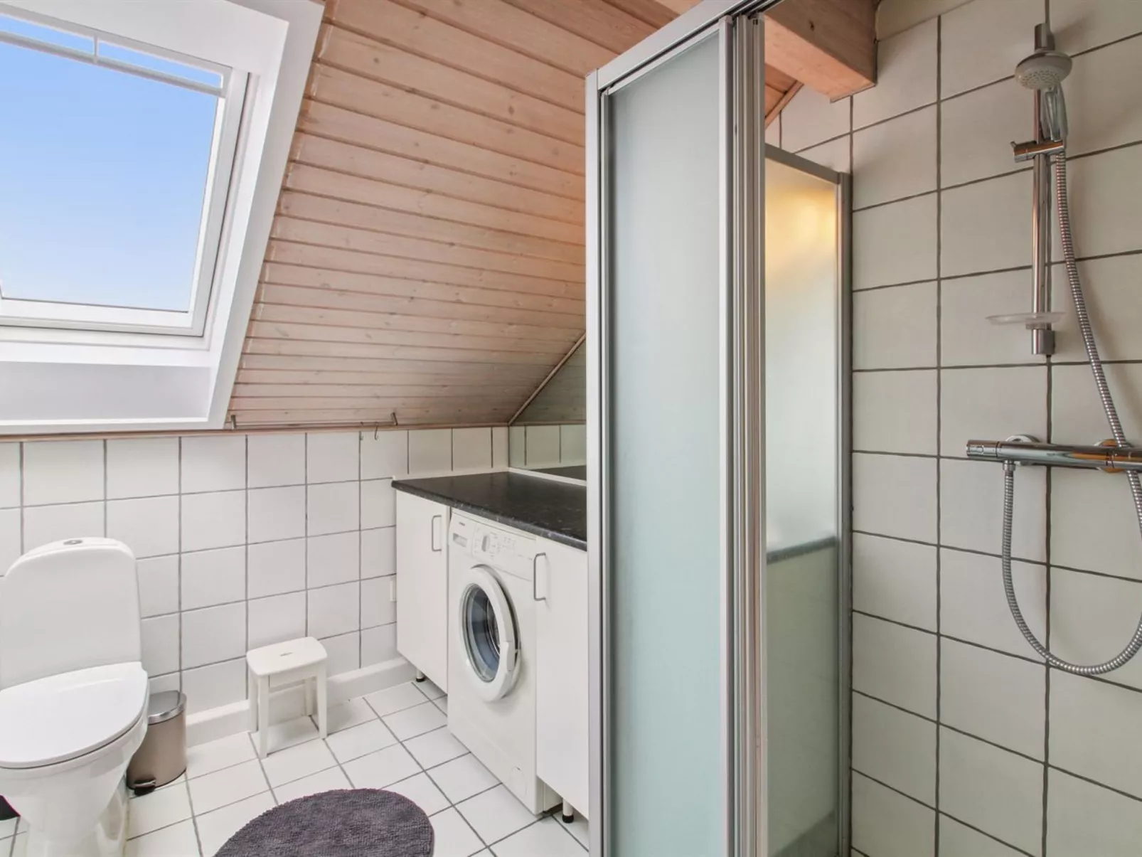 "Femja" - 2.3km from the sea-Inside