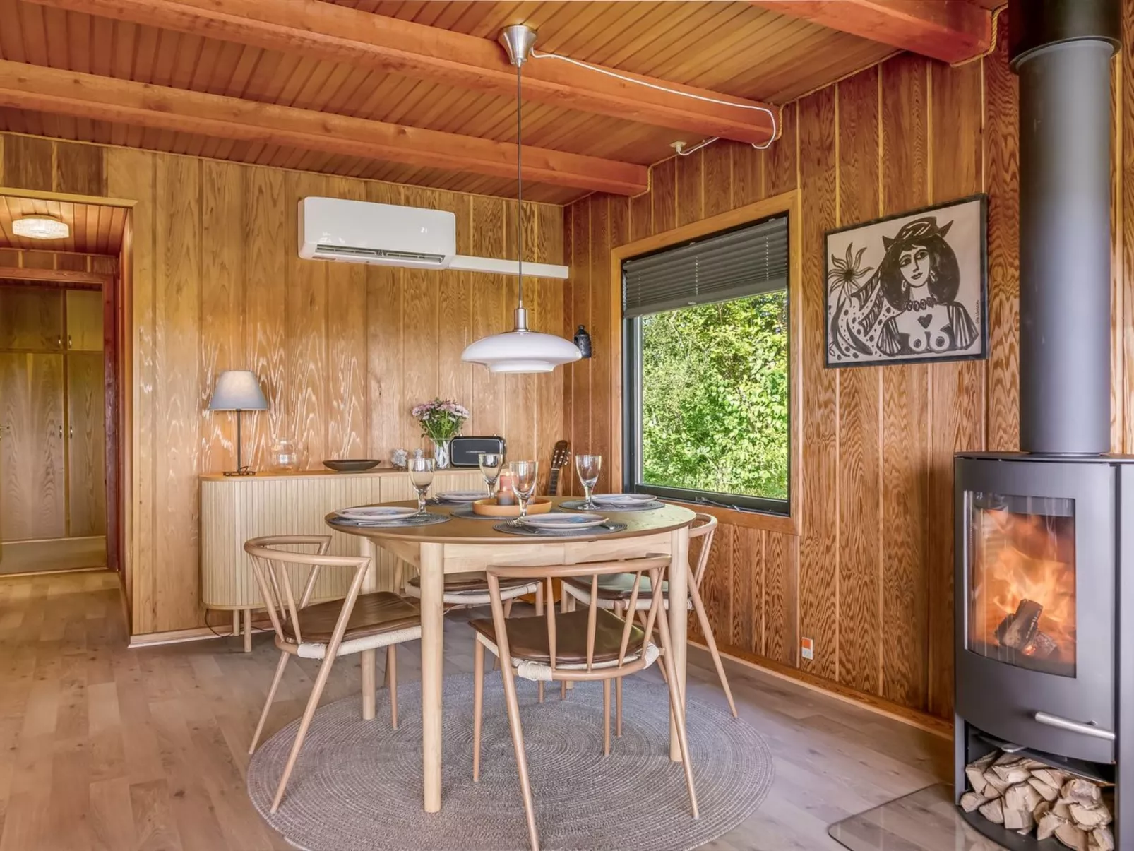 "Tayana" - 75m to the fjord-Drinnen