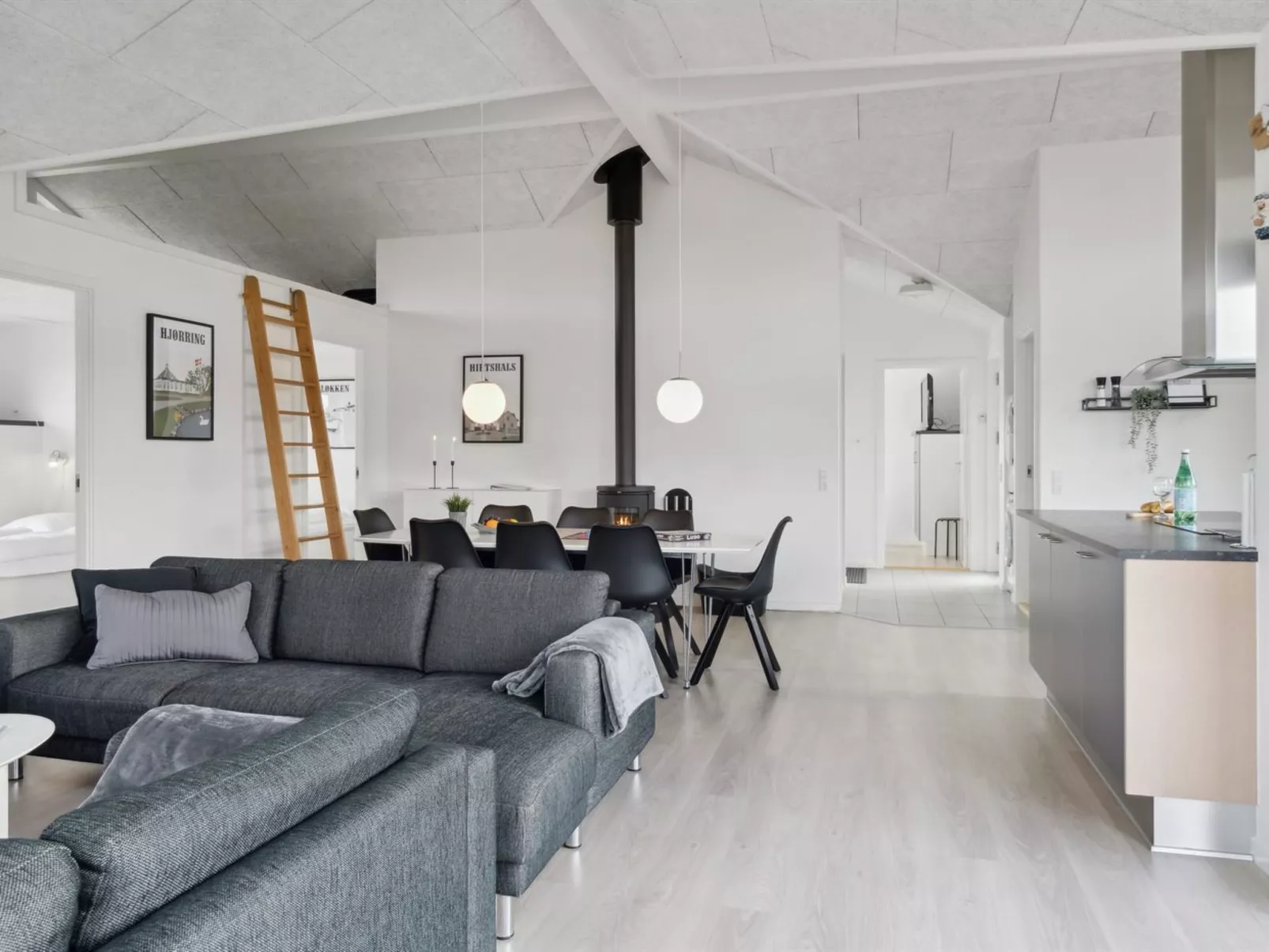 "Fader" - 950m from the sea-Inside