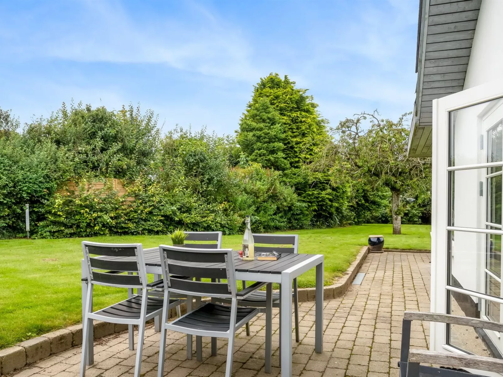 "Aliza" - 300m to the fjord-Outside