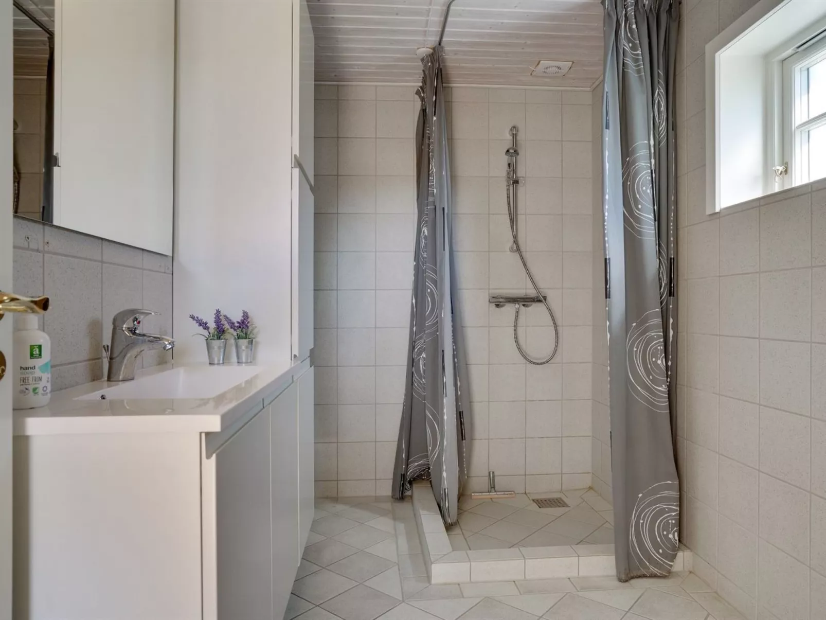 "Liina" - 200m from the sea-Inside