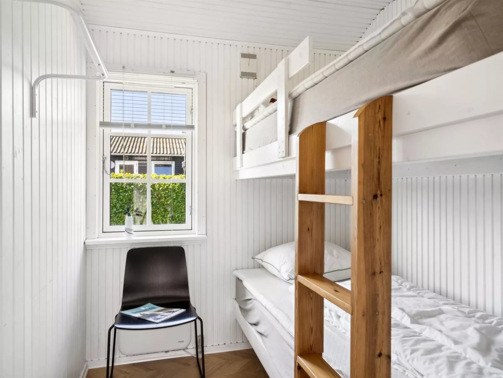 "Thomas" - 120m from the sea-Inside