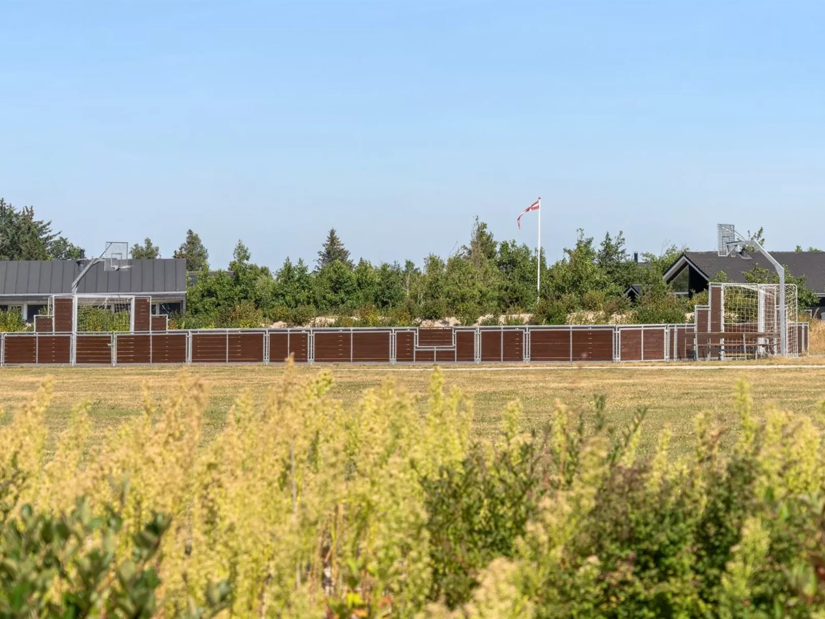 "Richard" - 4km from the sea-Dedans