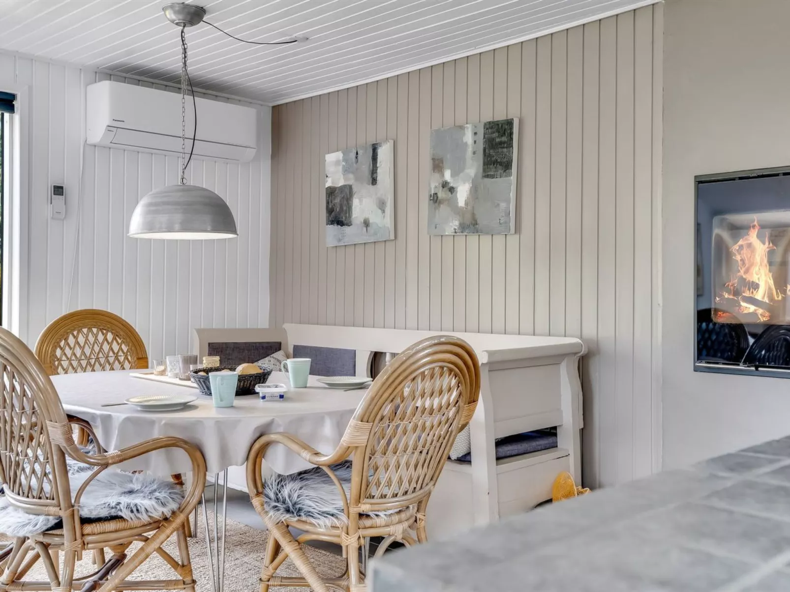 "Noralee" - 3.5km from the sea-Inside