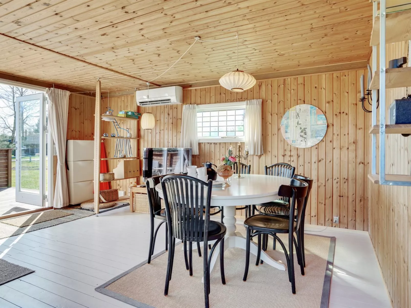 "Julla" - 1.5km from the sea-Dedans