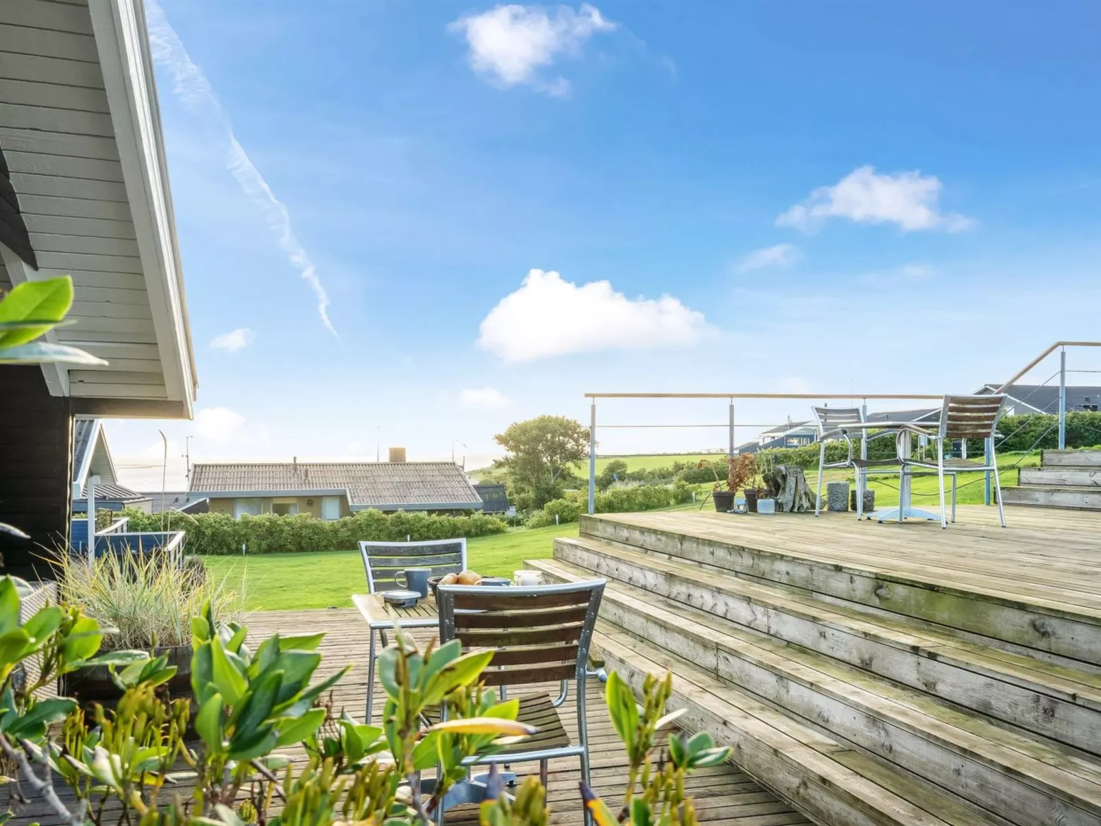 "Aksinja" - 250m to the fjord-Outside