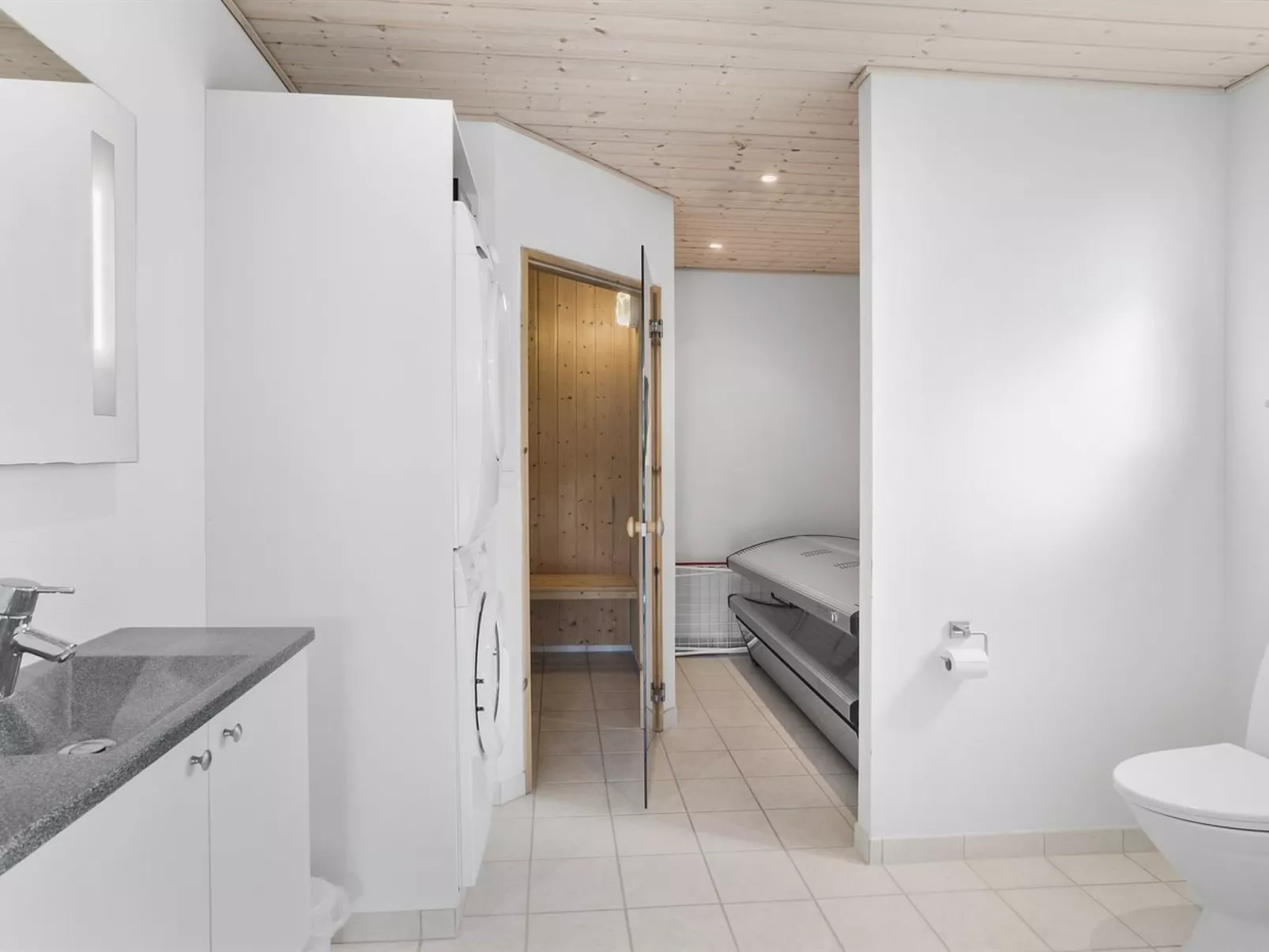 "Toa" - 600m from the sea-Dedans