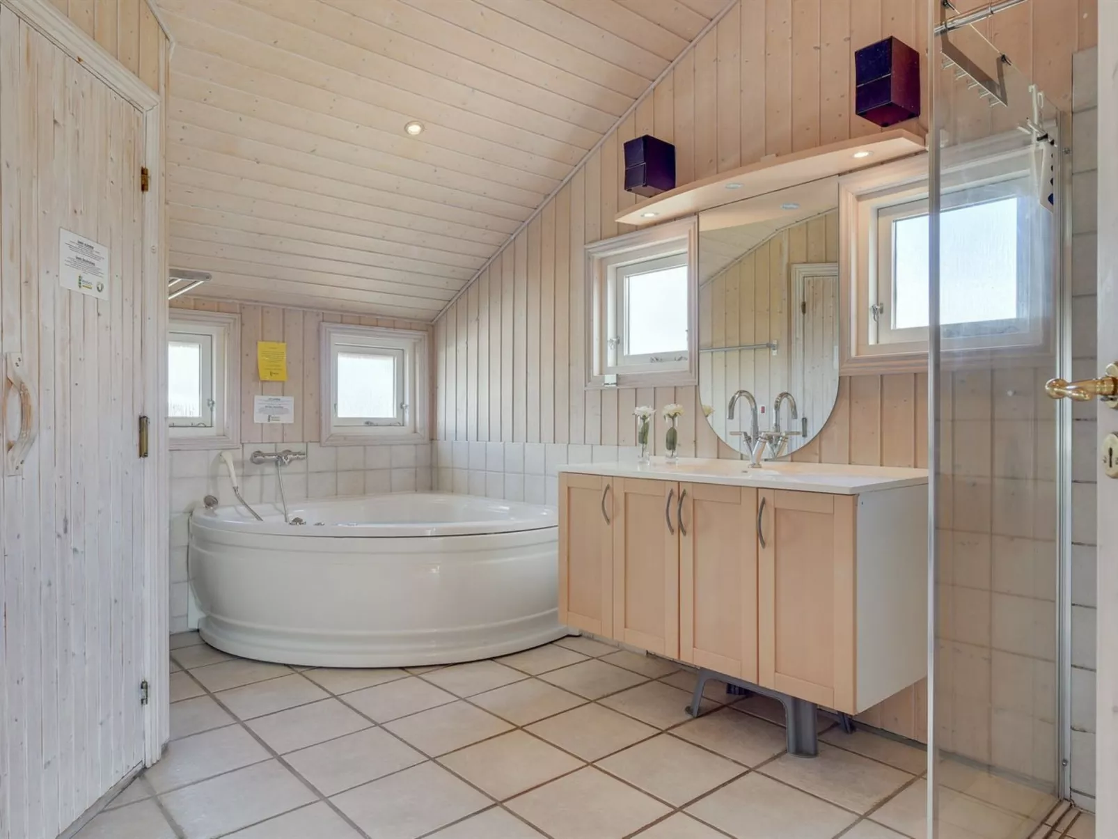 "Hermandine" - 700m from the sea-Inside