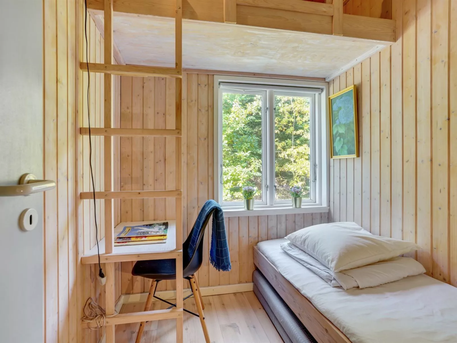 "Pilvi" -  from the sea-Drinnen