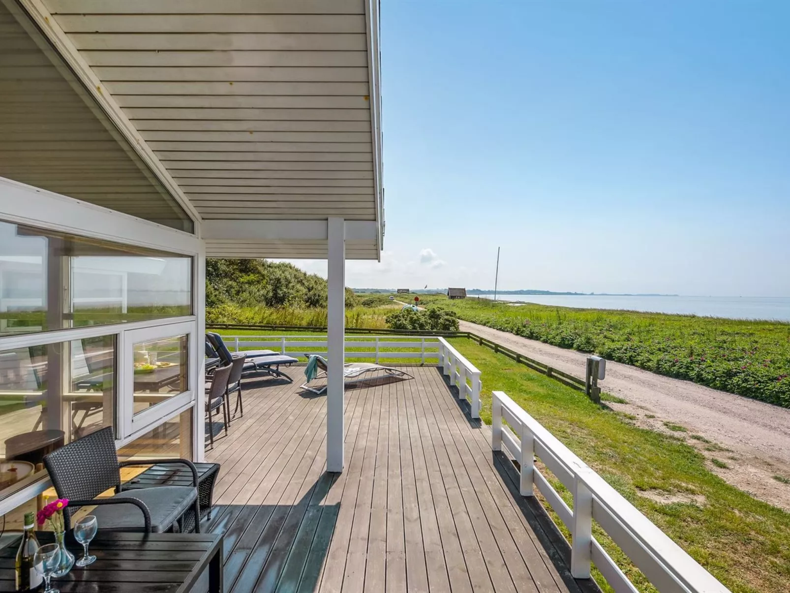 "Arnwith" - 20m from the sea-Outside