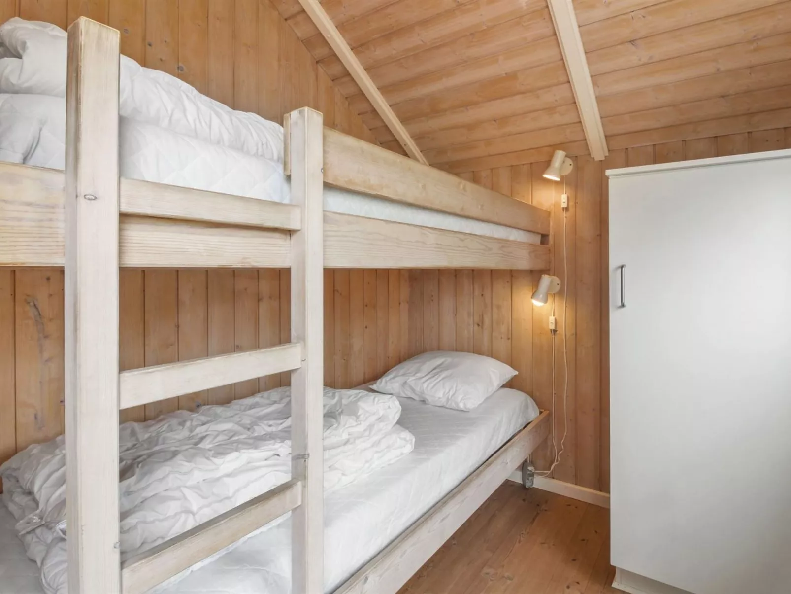 "Pirkka" - 50m to the fjord-Inside