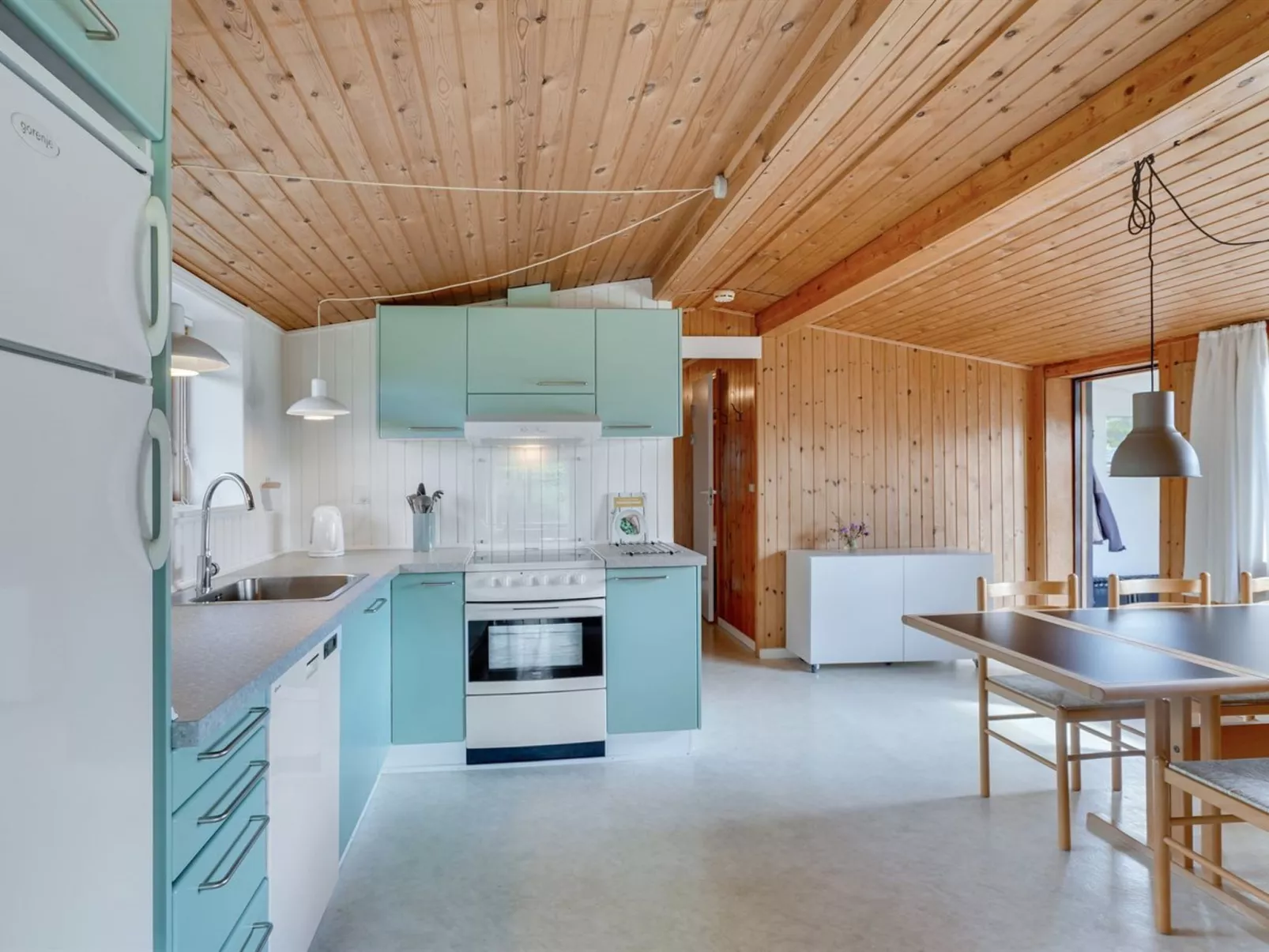 "Suki" - 650m from the sea-Inside