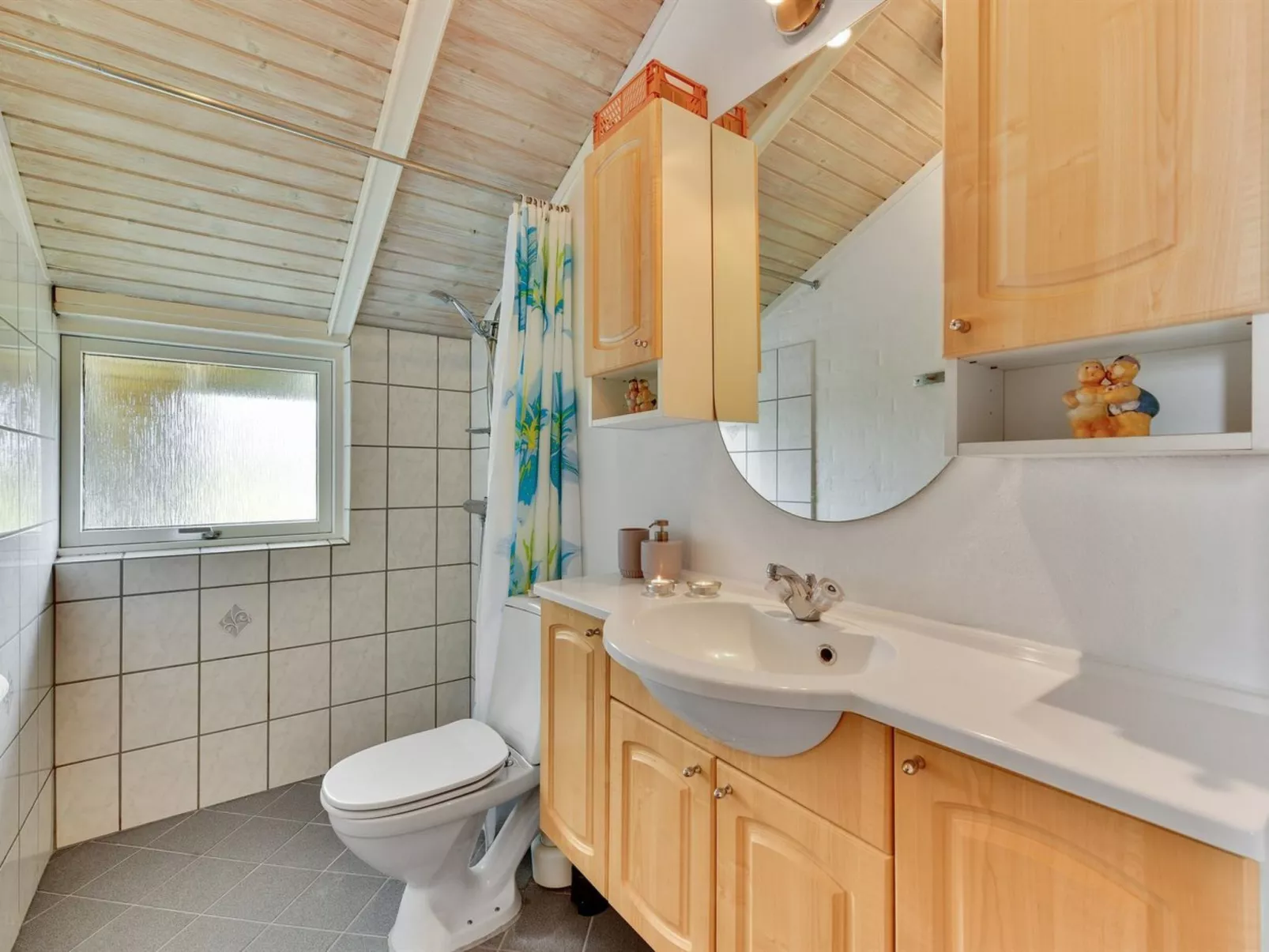 "Solbritt" - 330m to the fjord-Inside