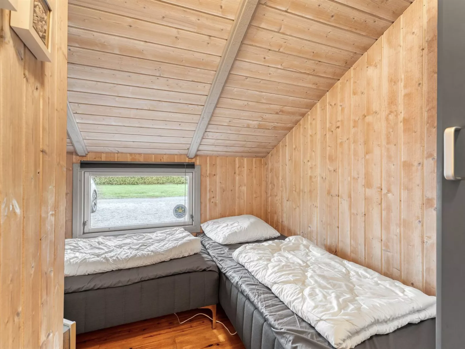 "Hithin" - 800m from the sea-Inside