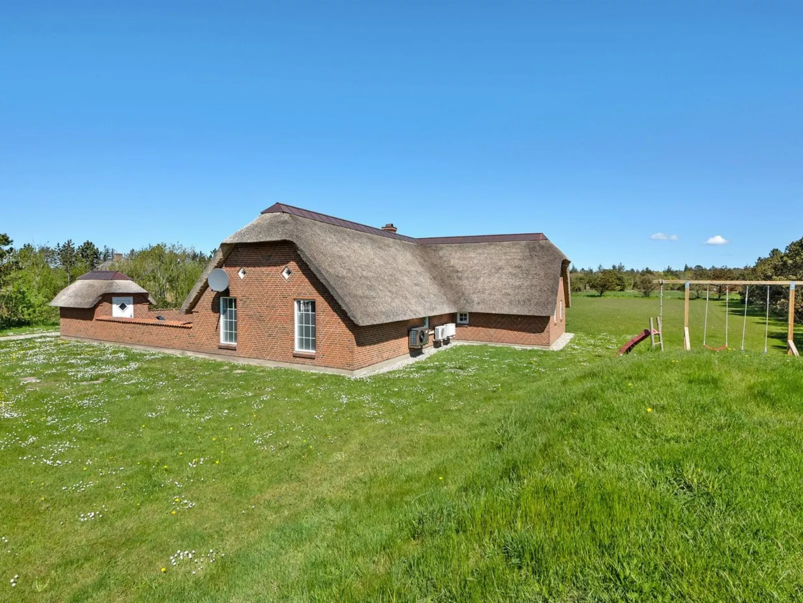 "Jorkin" - 1.8km from the sea-Outside