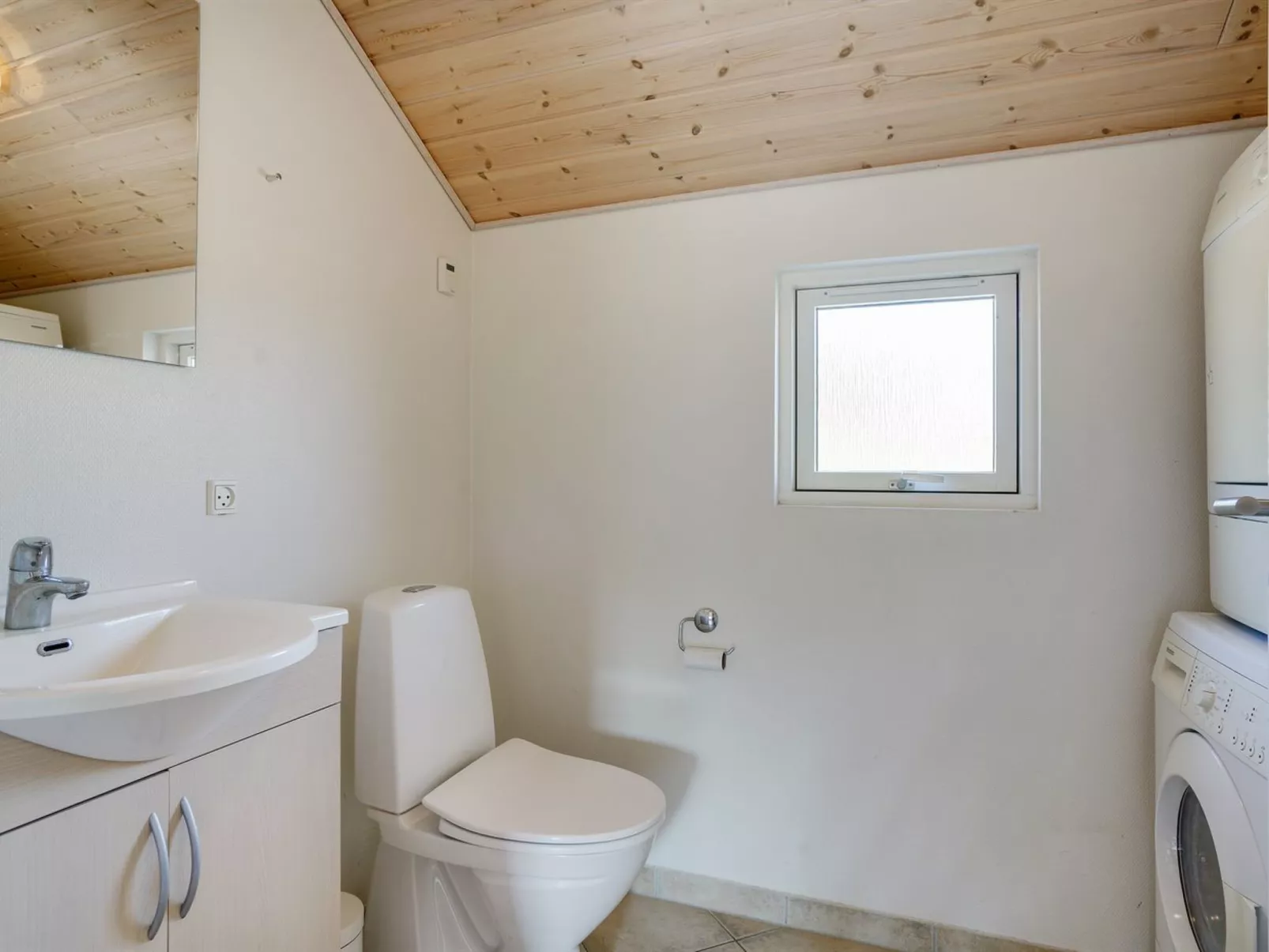 "Vilvi" - 500m from the sea-Inside