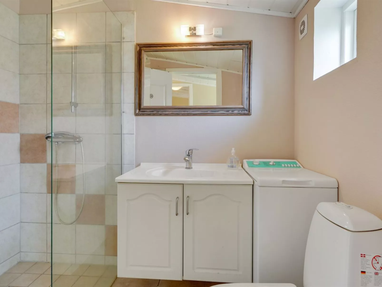 "Landeline" - 200m to the fjord-Dedans