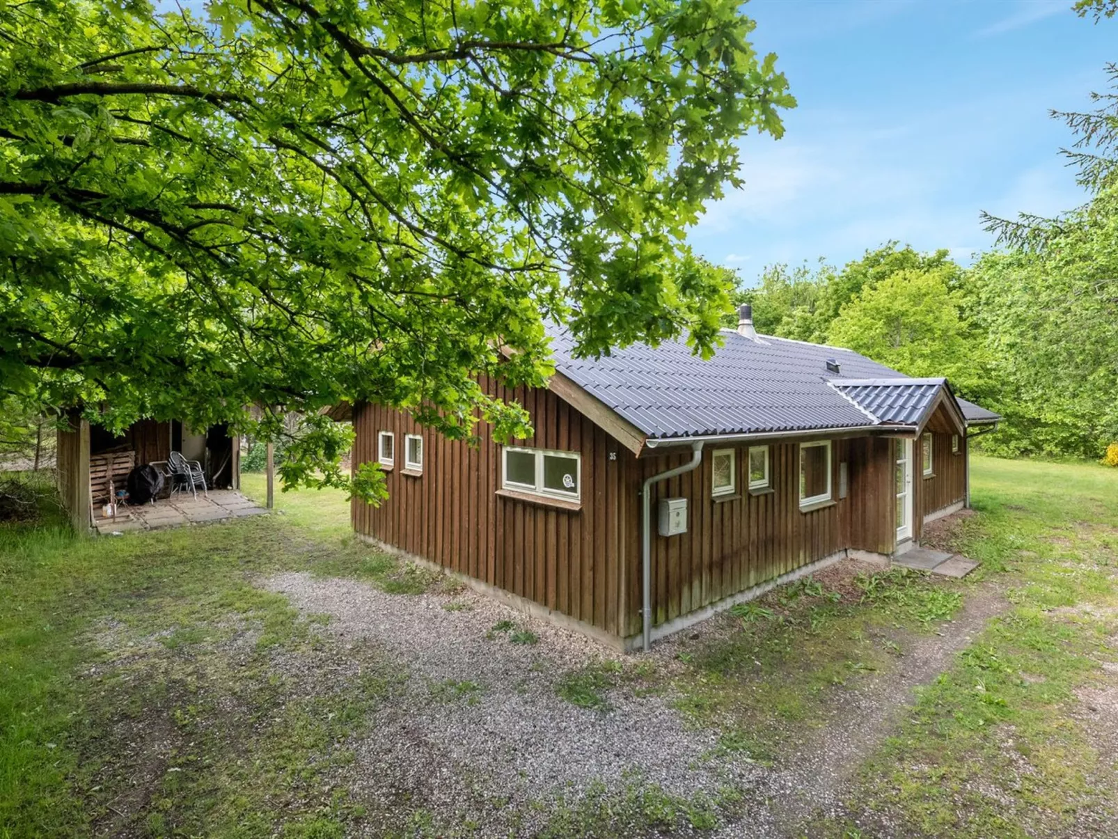 "Tydulf" - 34km from the sea-Outside