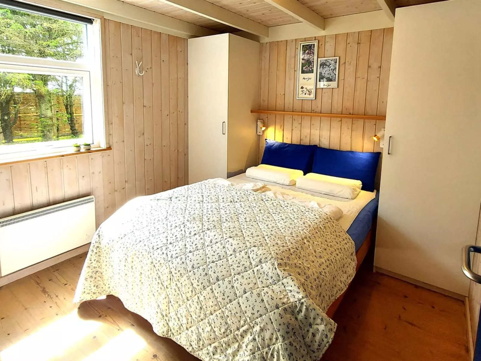 "Thorin" - 100m from the sea-Drinnen