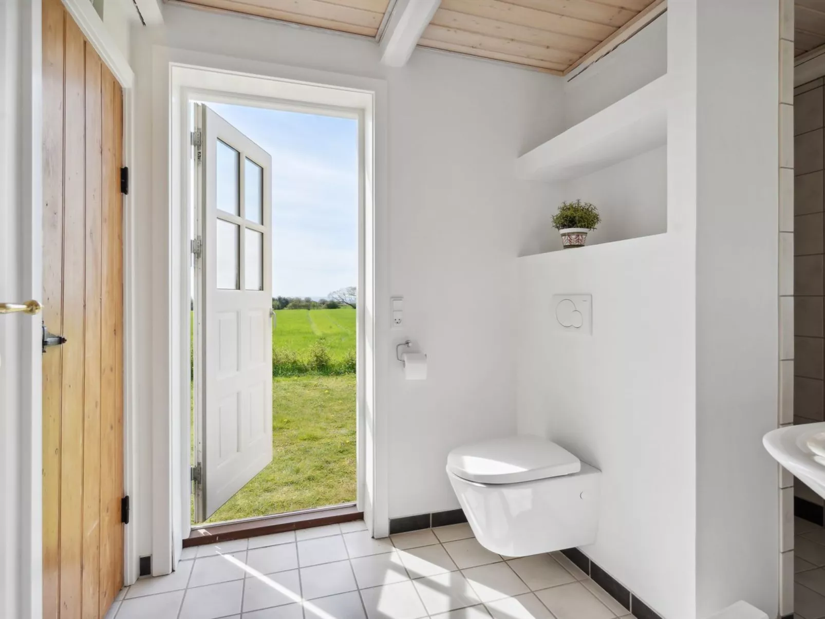 "Store" - 700m from the sea-Dedans