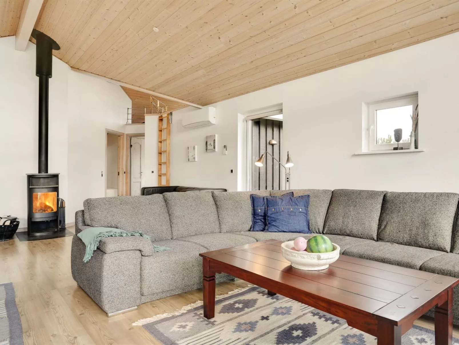 "Lirim" - 50m from the sea-Inside