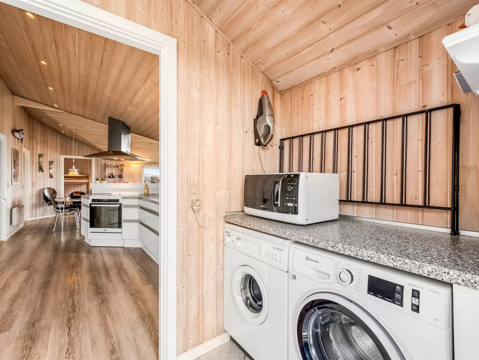 "Loviisa" - 300m to the fjord-Dedans